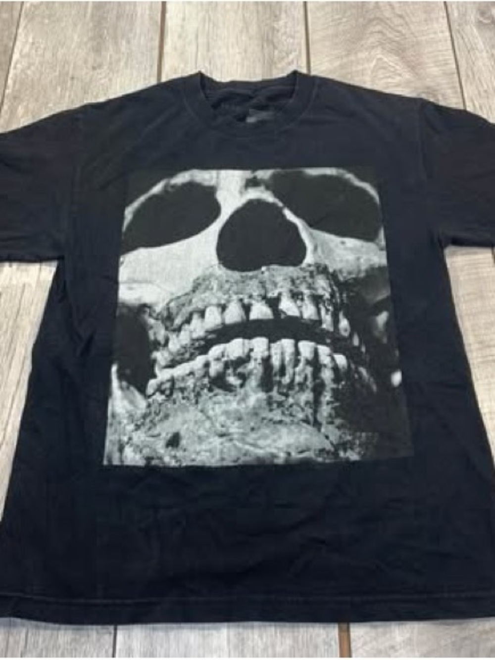Black scale women’s awesome human skull tshirt medium size